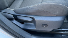 Toyota Corolla 2.0 VVT-i Hybrid Design 5dr CVT Hybrid Estate